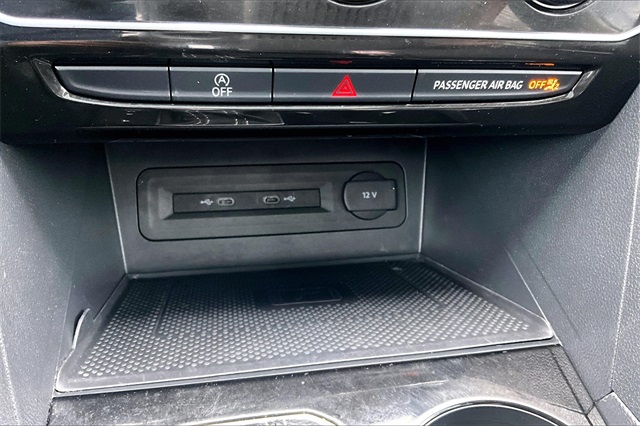 2022 Volkswagen Atlas 3.6L V6 SEL Premium R-Line - Photo 28