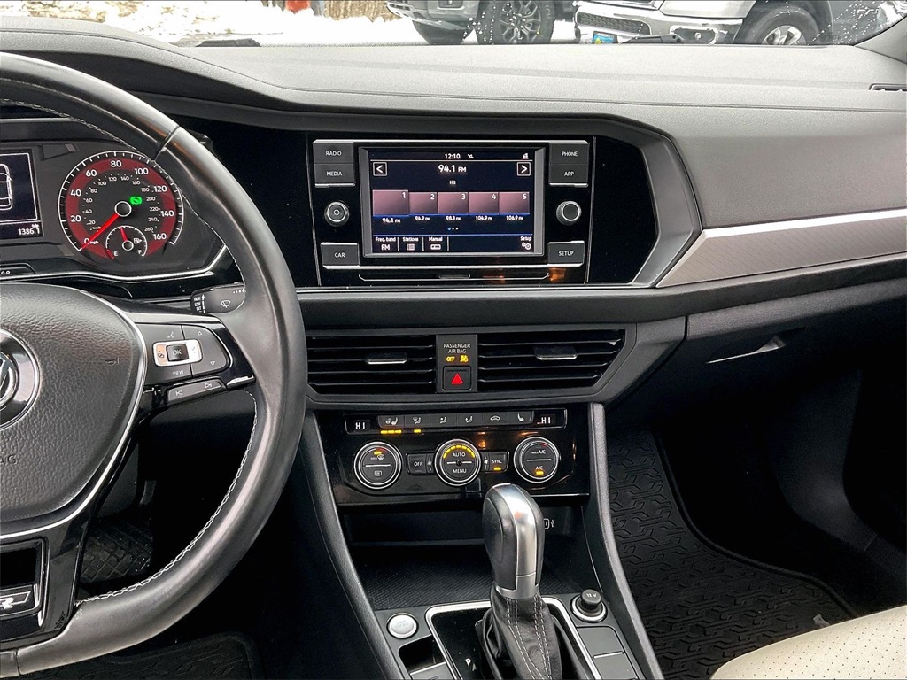 2019 Volkswagen Jetta R-Line - Photo 17