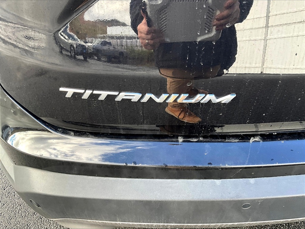 2022 Ford Edge Titanium - Photo 28