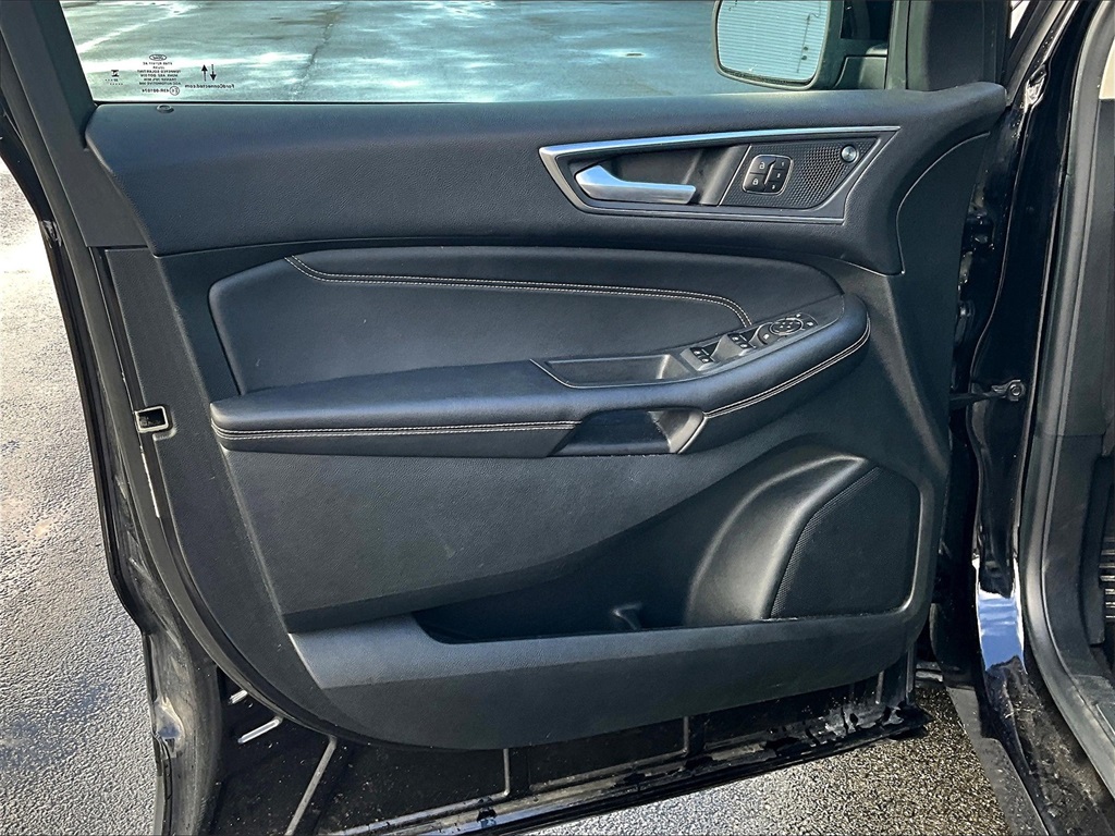 2022 Ford Edge Titanium - Photo 9
