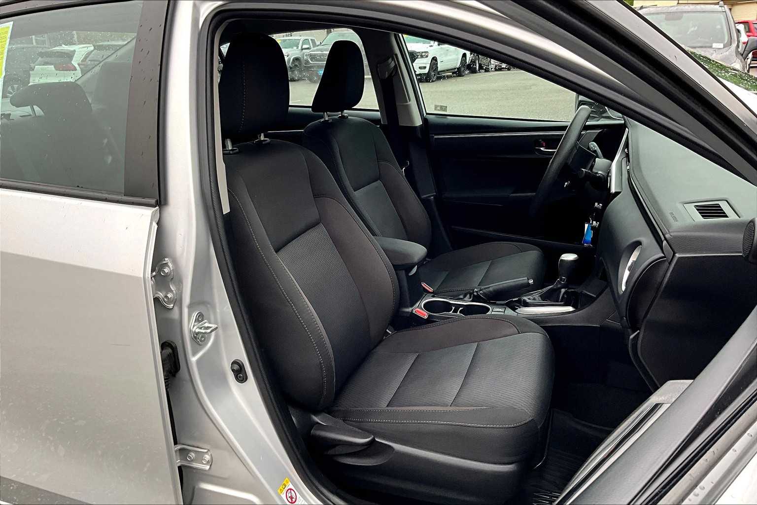 2019 Toyota Corolla LE - Photo 11
