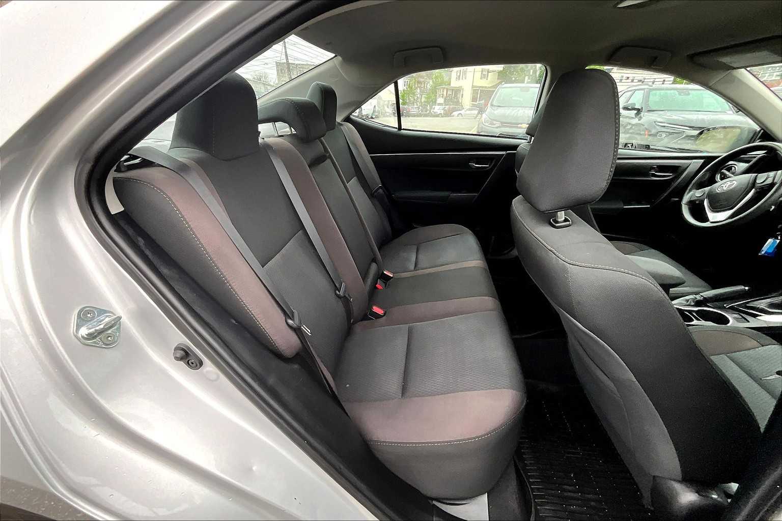 2019 Toyota Corolla LE - Photo 16
