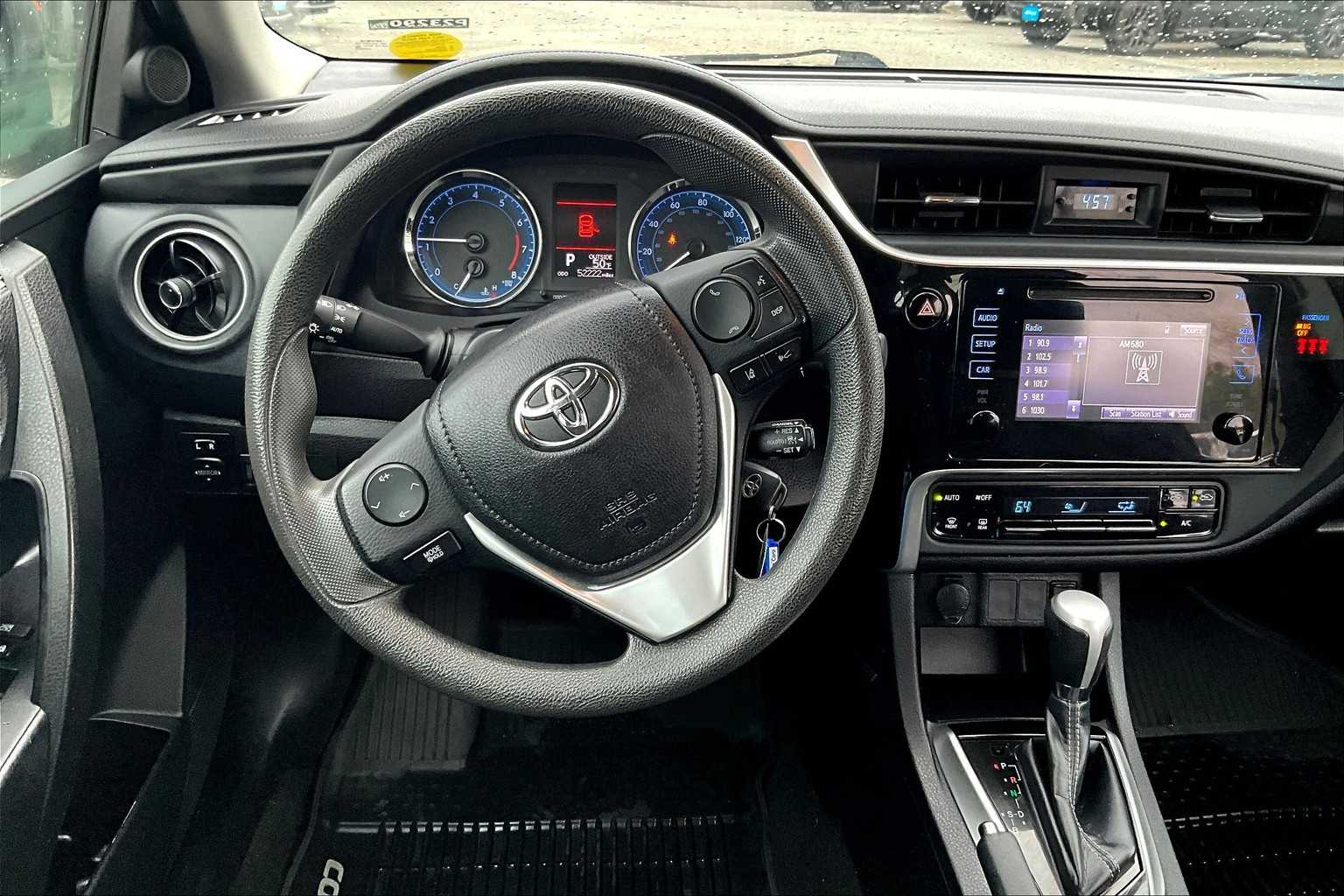 2019 Toyota Corolla LE - Photo 17