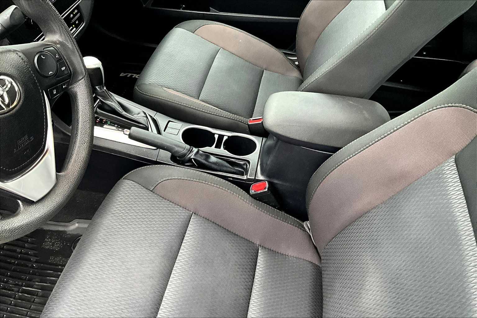 2019 Toyota Corolla LE - Photo 20