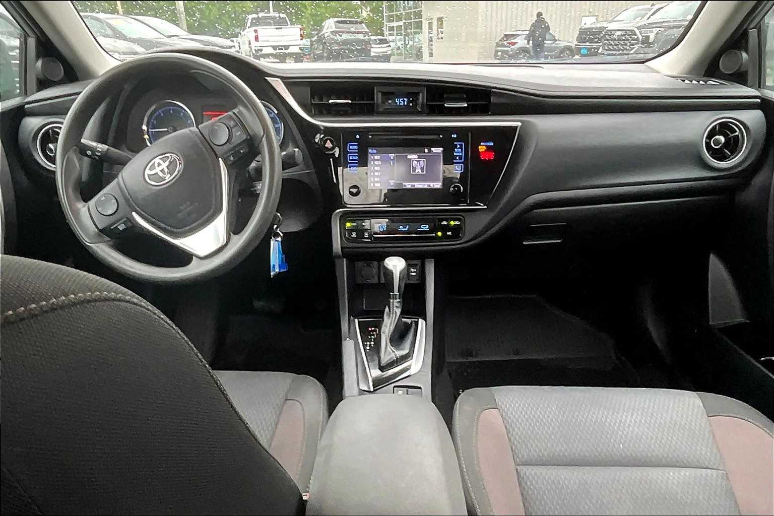 2019 Toyota Corolla LE - Photo 21