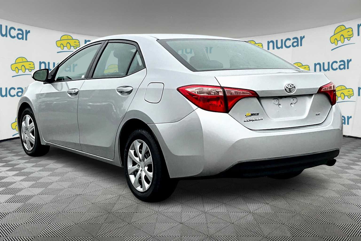 2019 Toyota Corolla LE - Photo 4