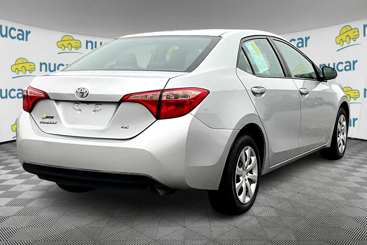 2019 Toyota Corolla LE - Photo 6