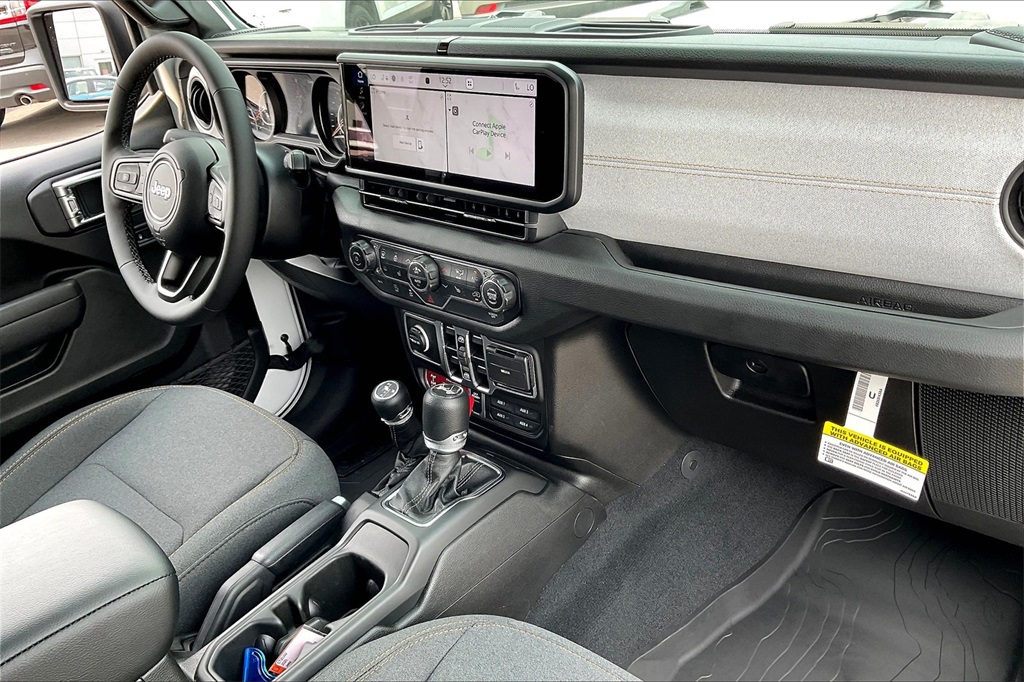 2025 Jeep Wrangler Willys - Photo 10