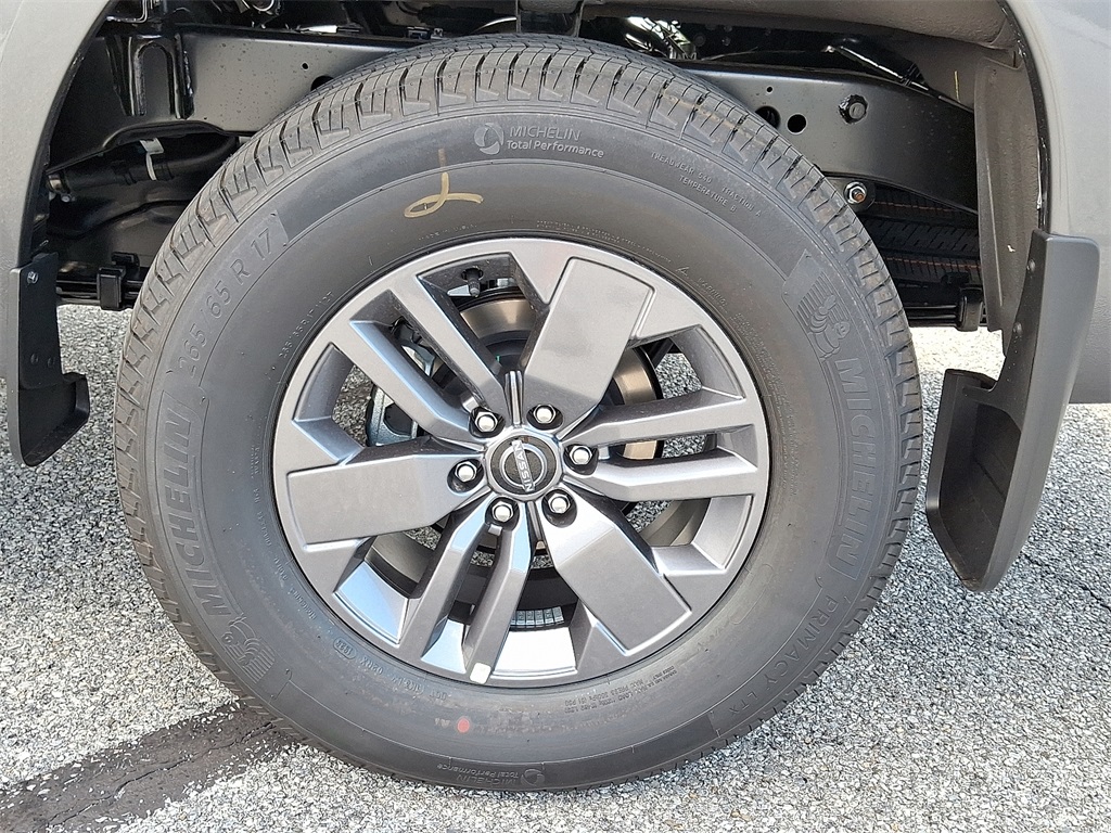 2025 Nissan Frontier SV - Photo 5