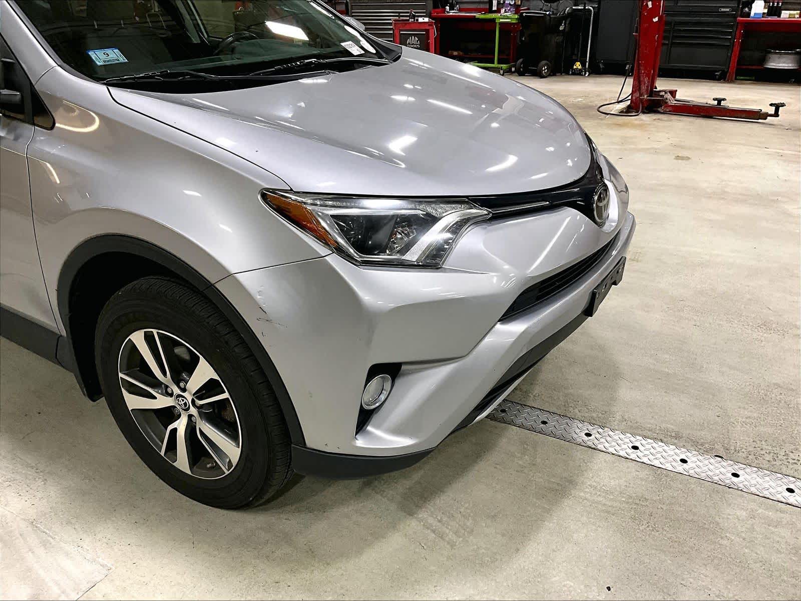 2018 Toyota RAV4 XLE - Photo 5