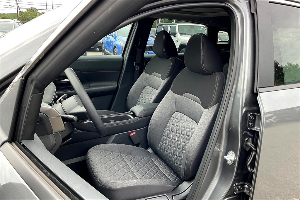 2025 Nissan Kicks SV - Photo 11