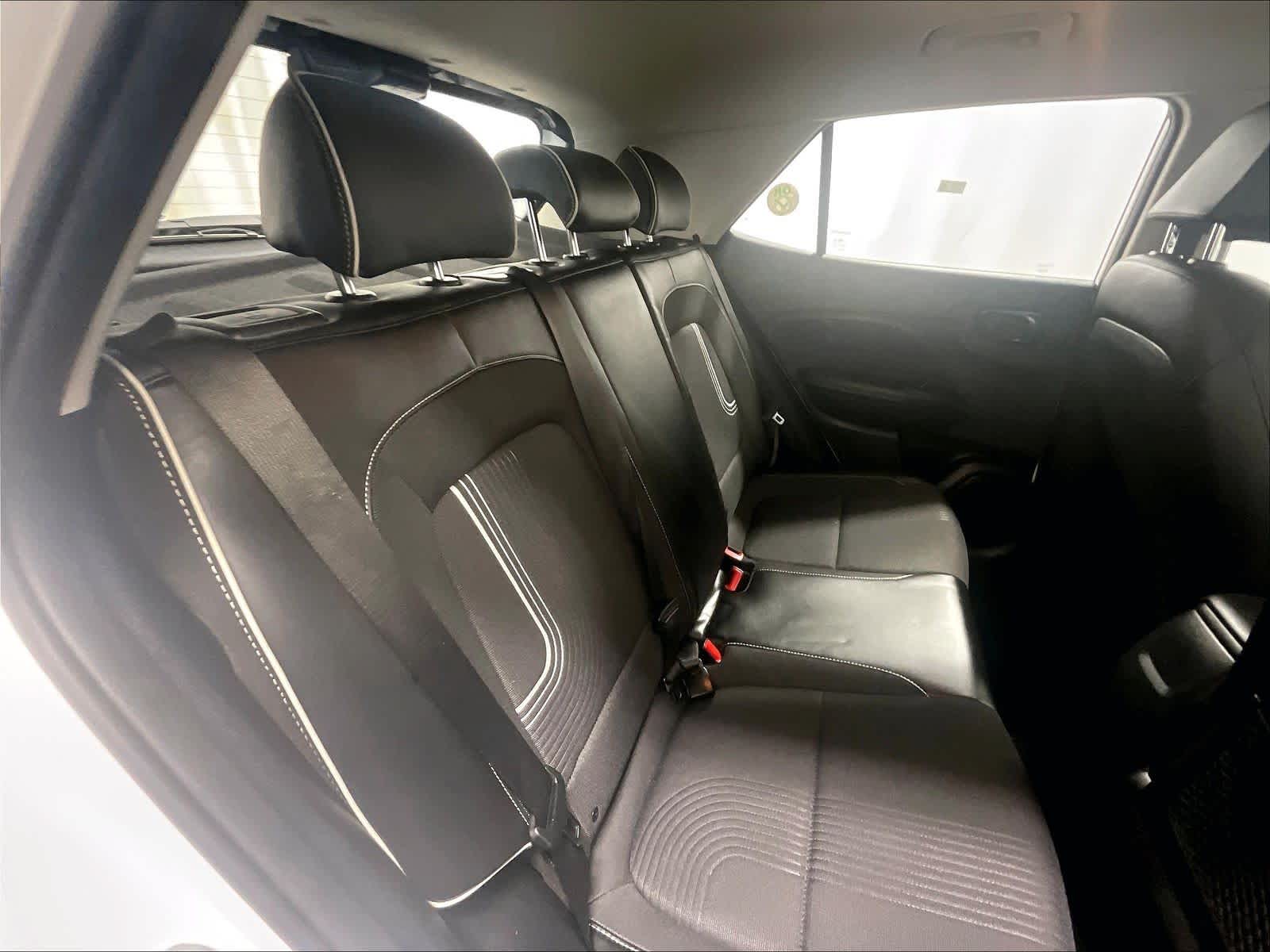 2023 Hyundai Venue Limited - Photo 16