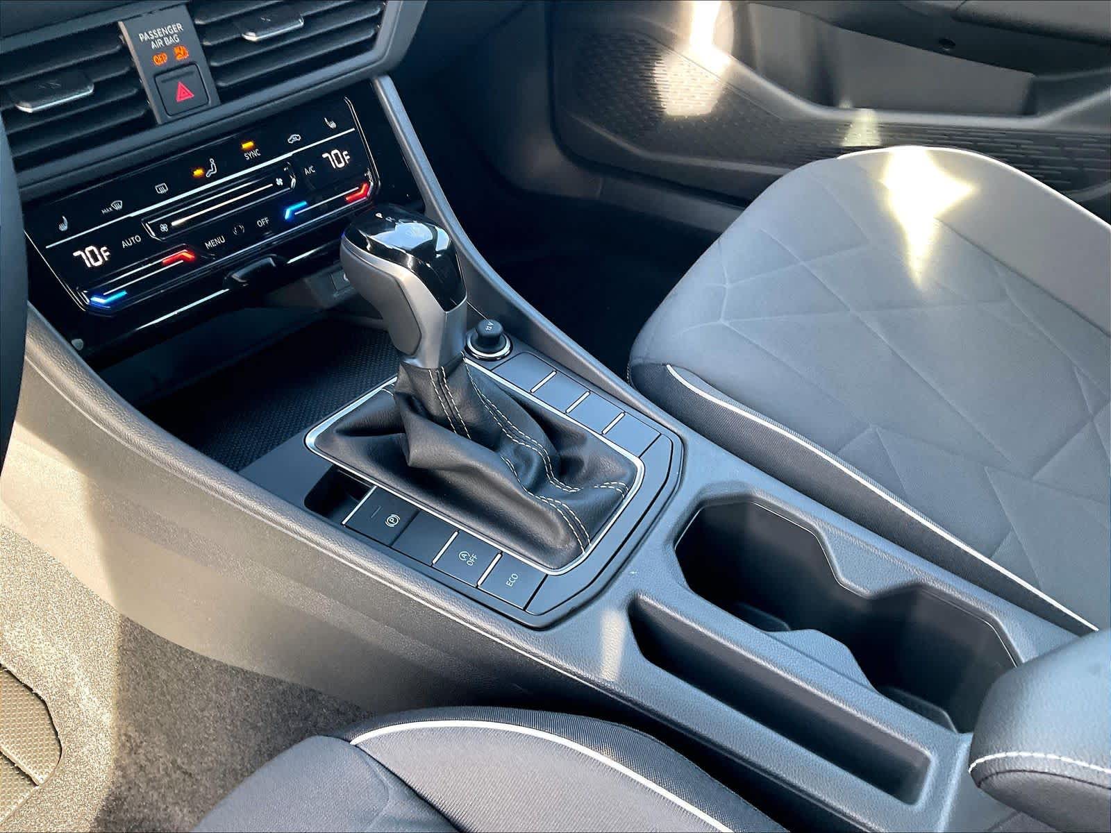 2025 Volkswagen Jetta Sport - Photo 14