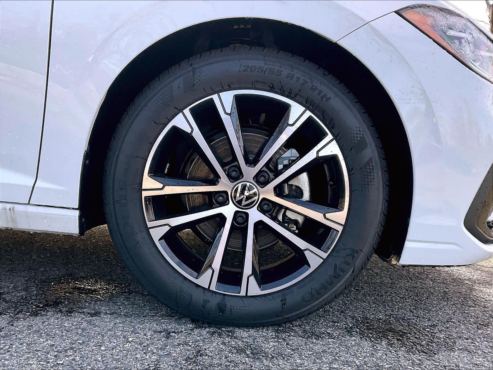 2025 Volkswagen Jetta Sport - Photo 8