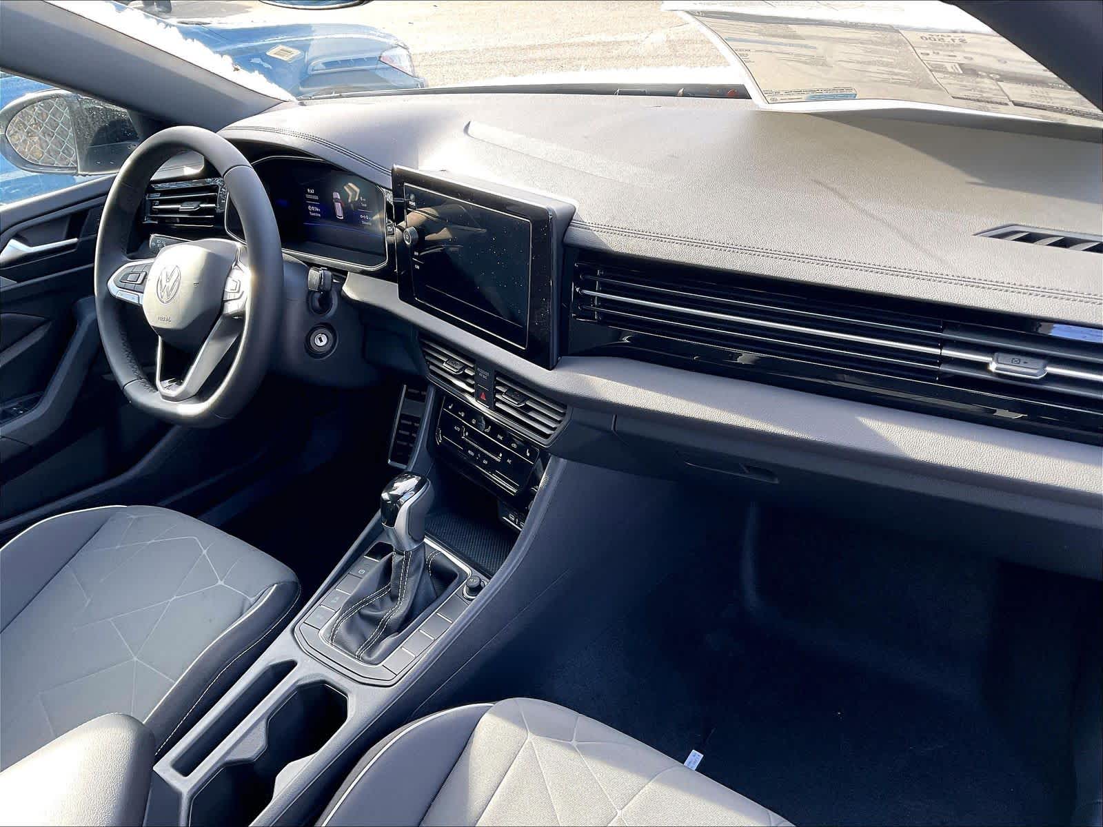 2025 Volkswagen Jetta Sport - Photo 10