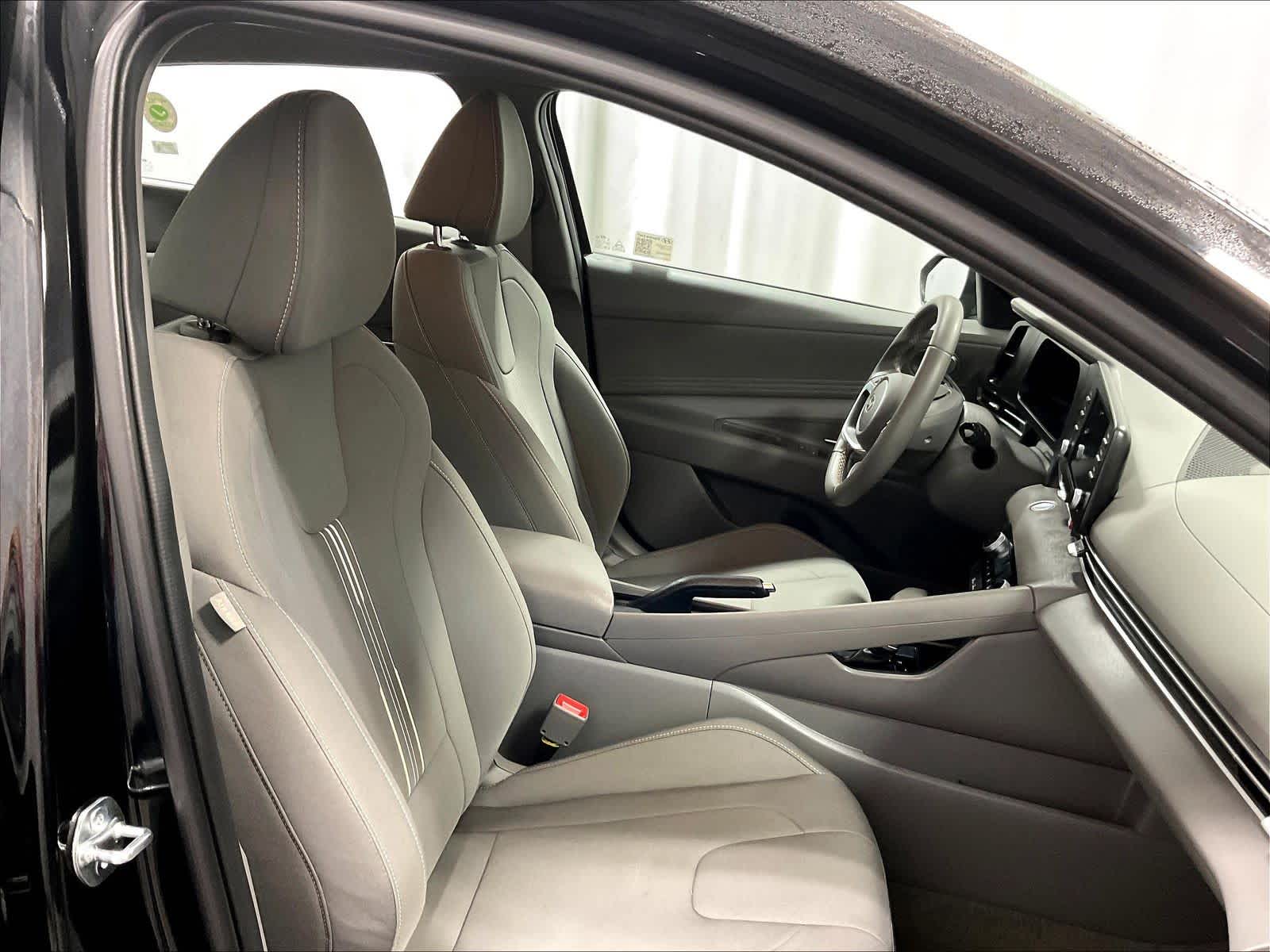 2025 Hyundai Elantra SEL Sport - Photo 11