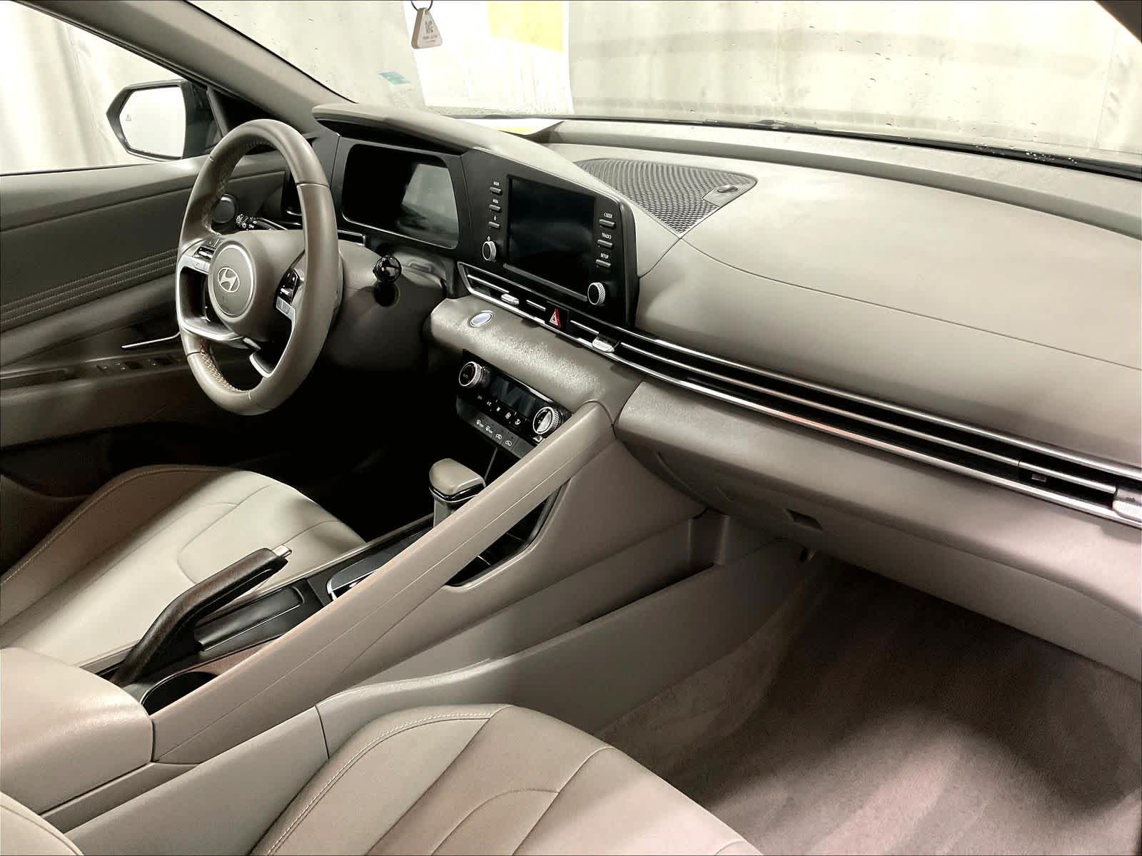 2025 Hyundai Elantra SEL Sport - Photo 14