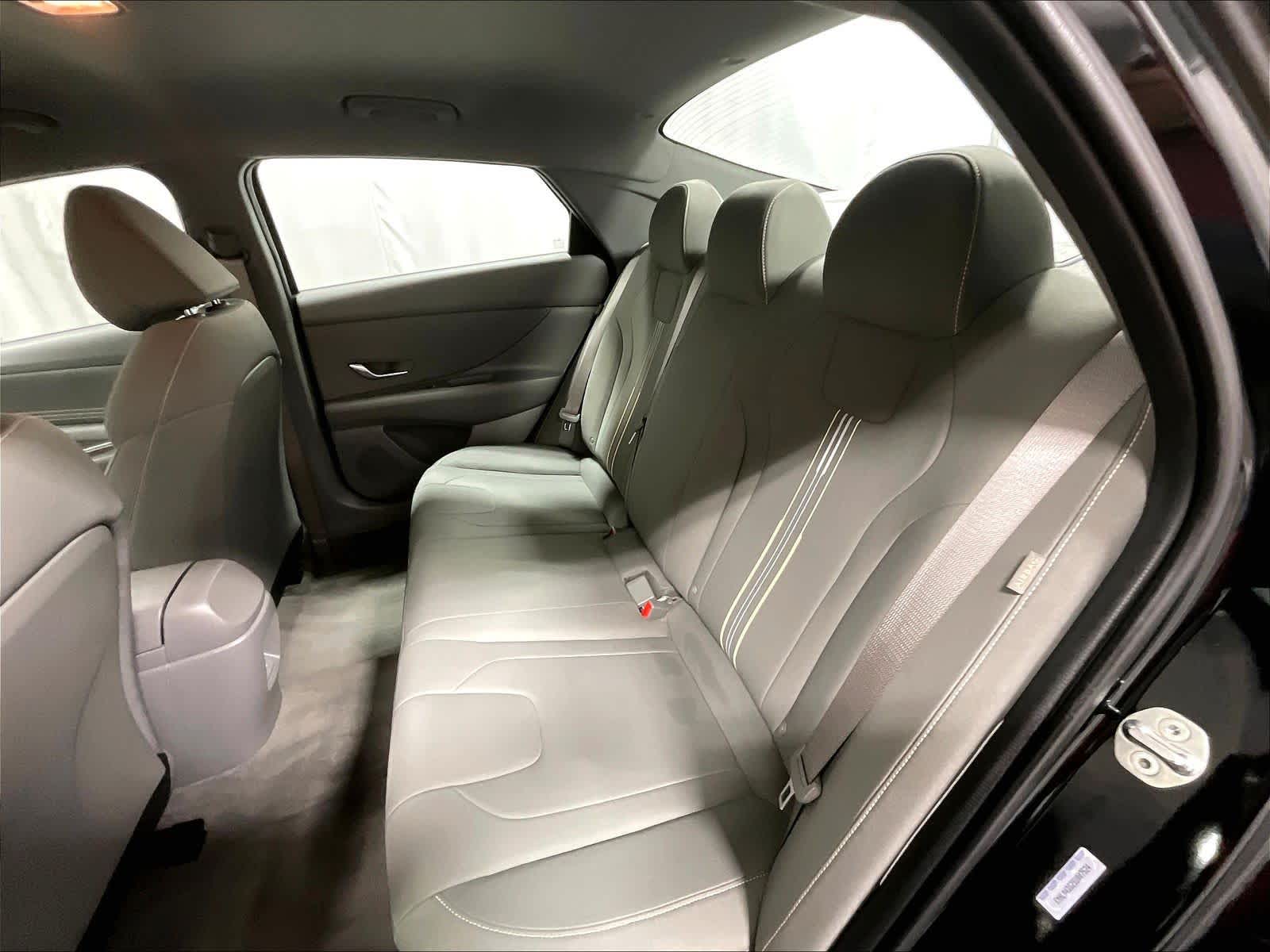 2025 Hyundai Elantra SEL Sport - Photo 15