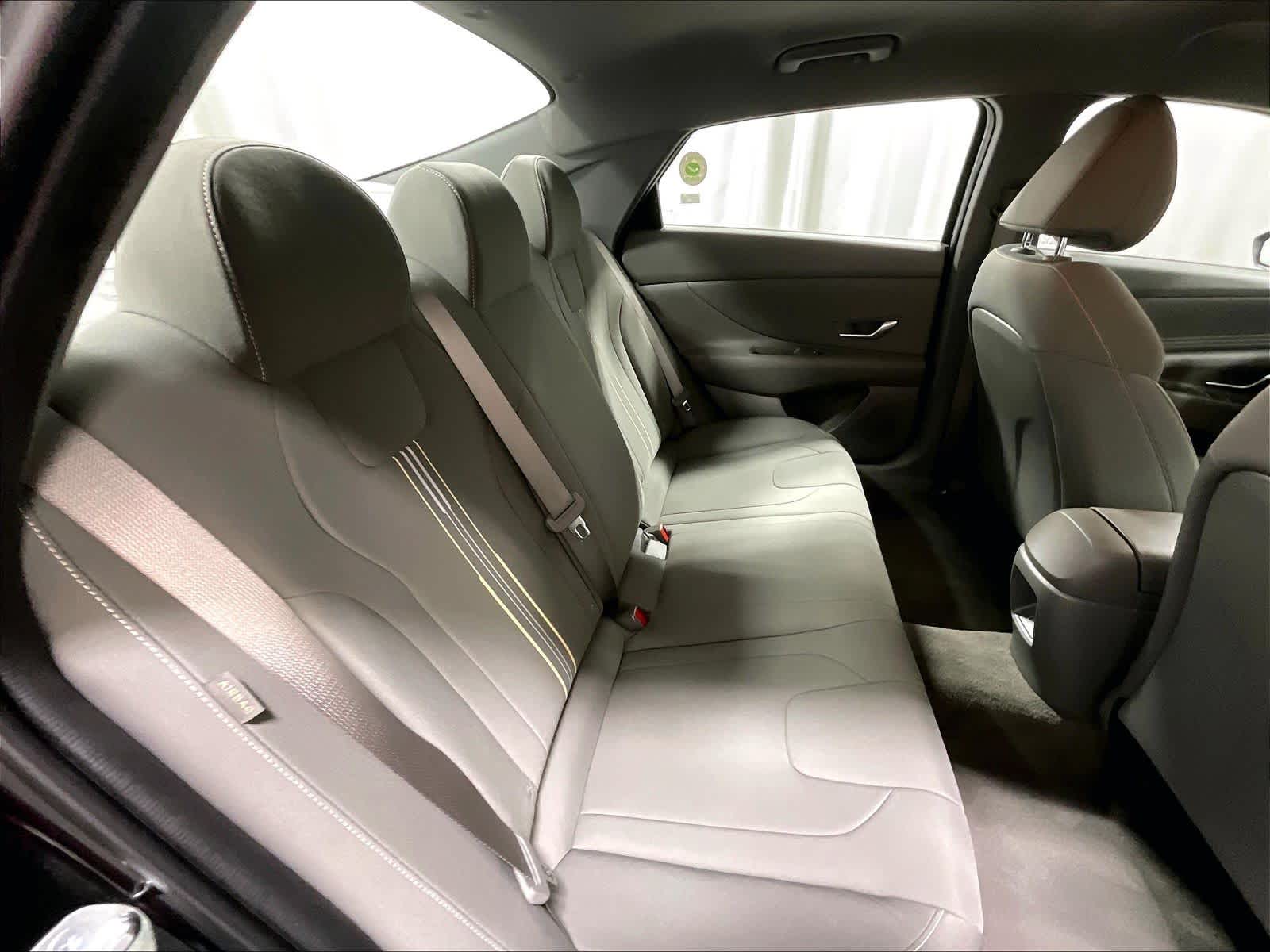 2025 Hyundai Elantra SEL Sport - Photo 16