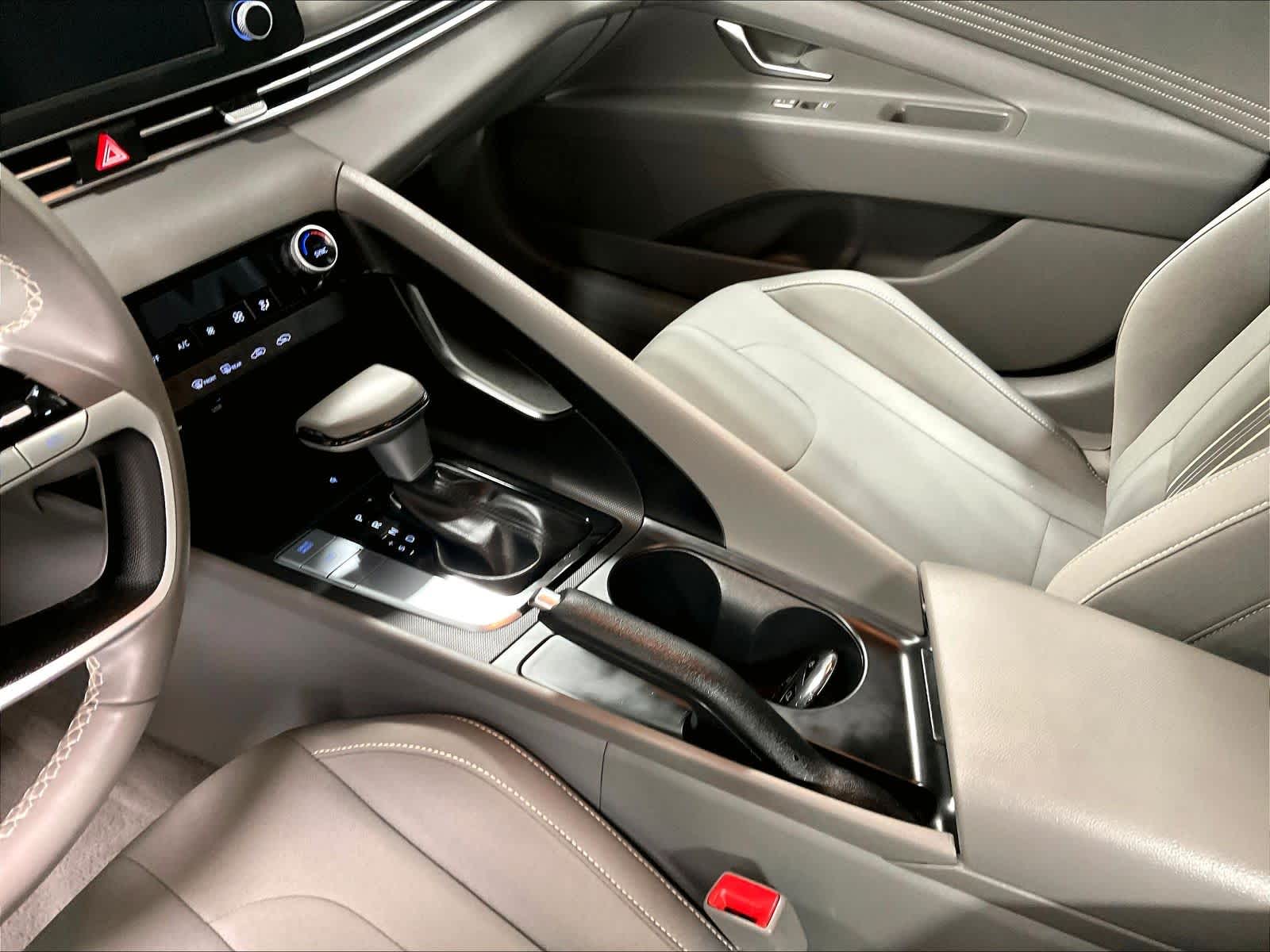 2025 Hyundai Elantra SEL Sport - Photo 20