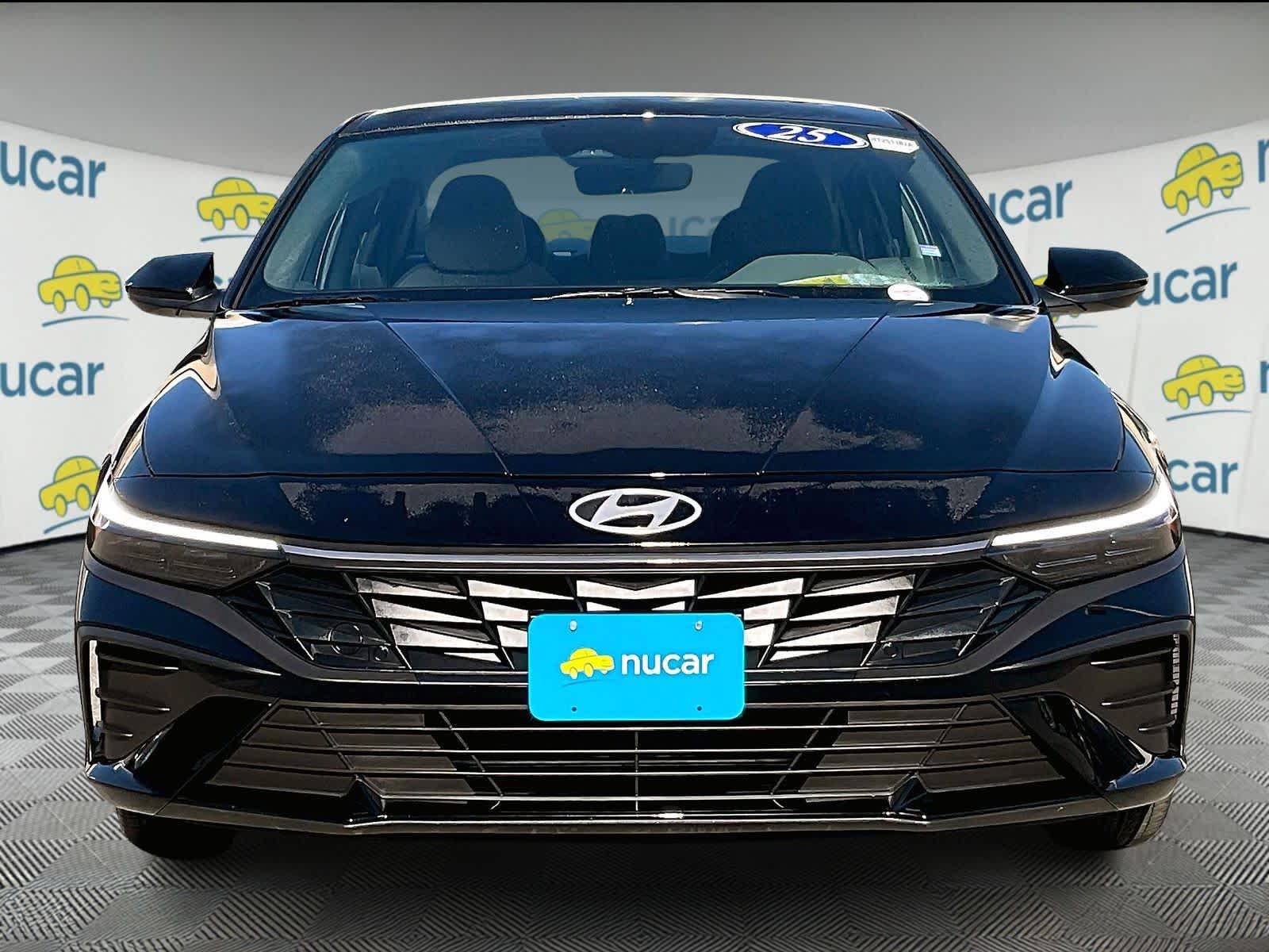 2025 Hyundai Elantra SEL Sport - Photo 2