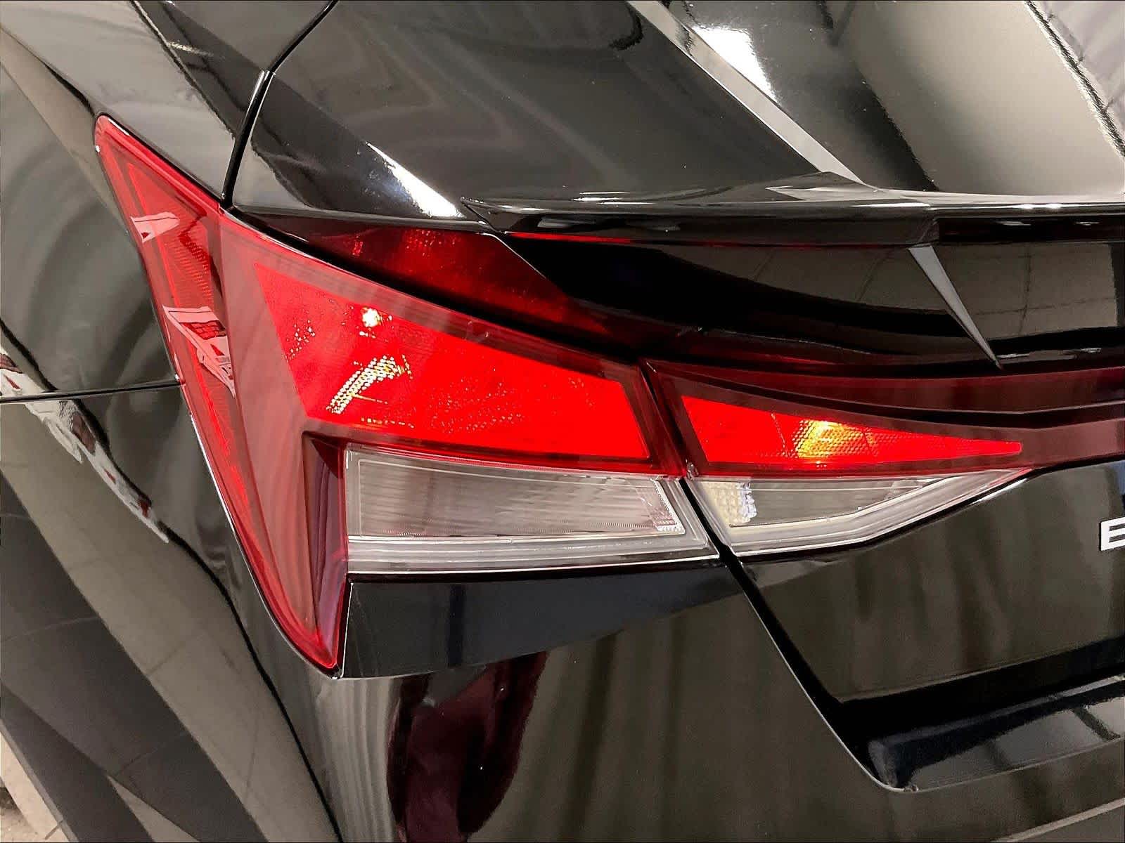 2025 Hyundai Elantra SEL Sport - Photo 33