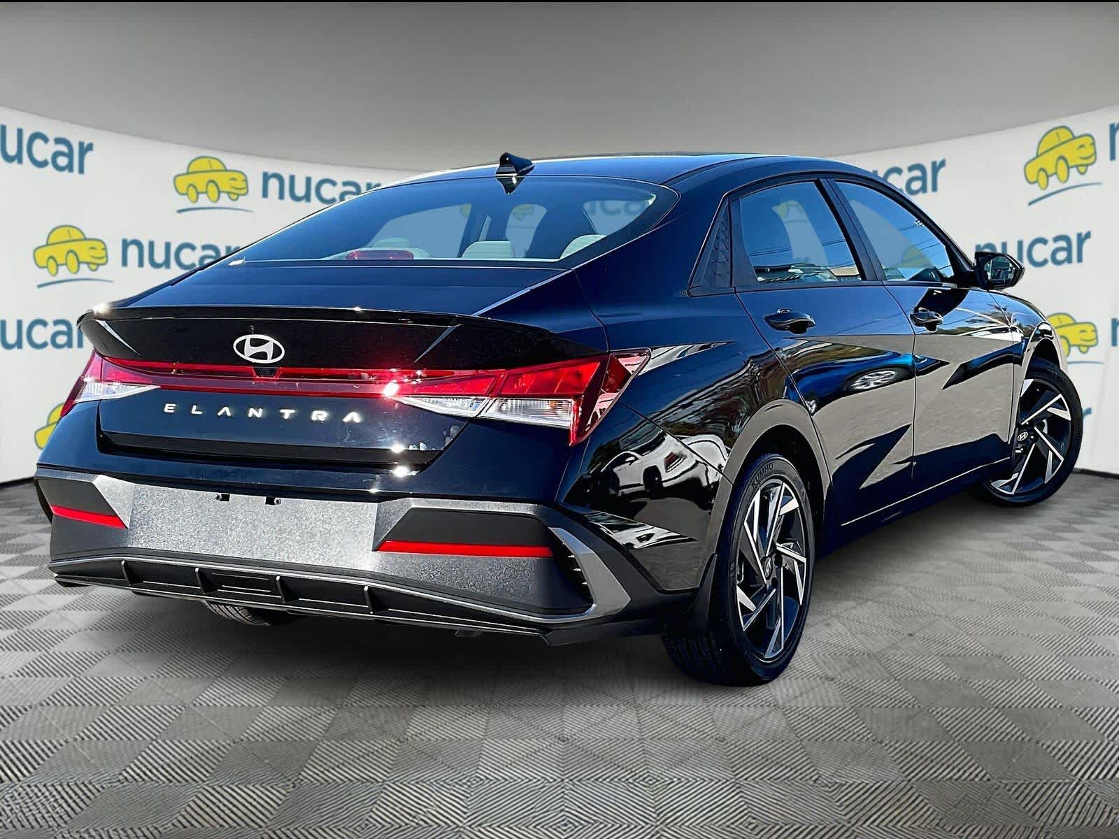 2025 Hyundai Elantra SEL Sport - Photo 6