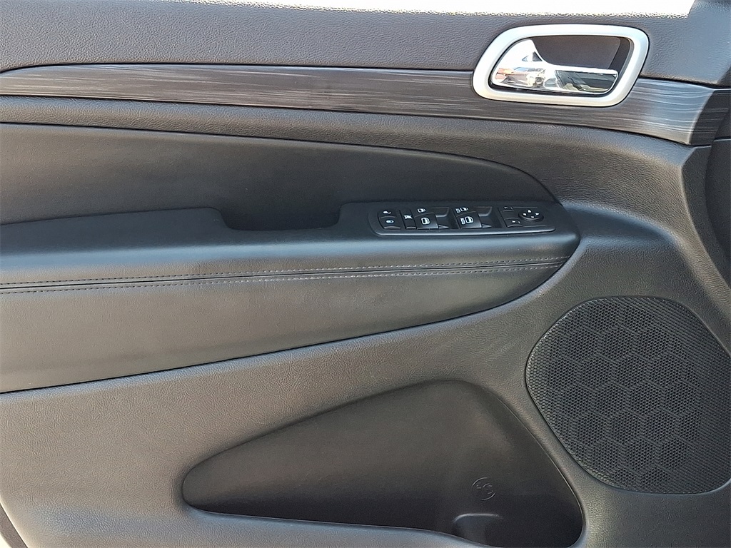 2020 Jeep Grand Cherokee Altitude - Photo 13