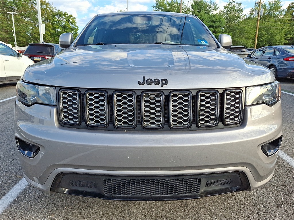 2020 Jeep Grand Cherokee Altitude - Photo 2