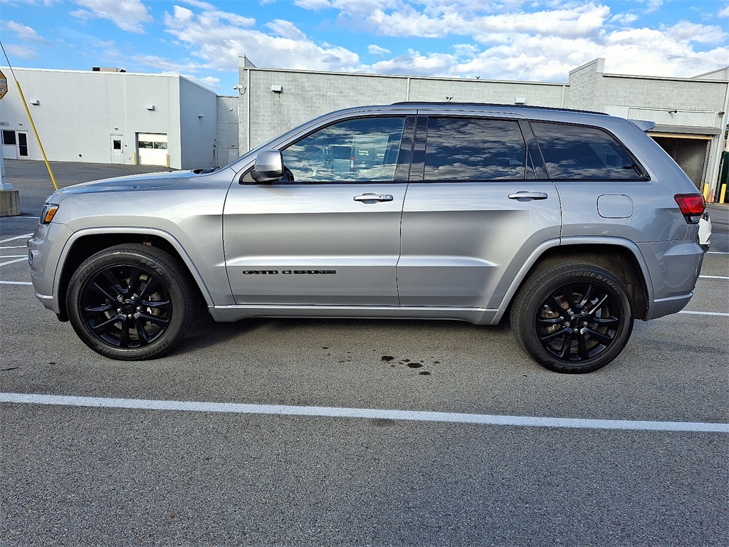 2020 Jeep Grand Cherokee Altitude - Photo 4