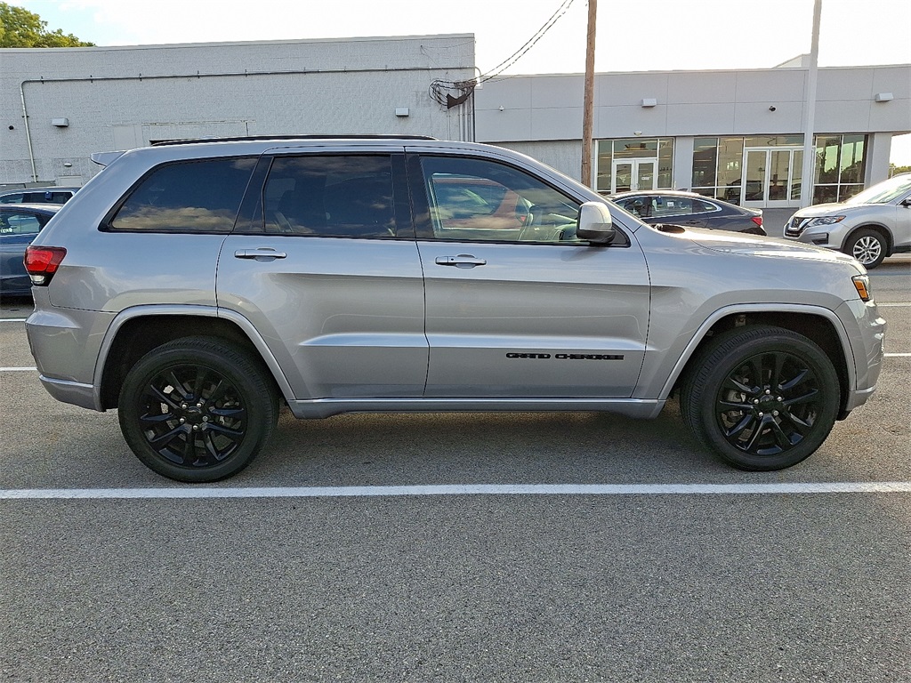 2020 Jeep Grand Cherokee Altitude - Photo 8