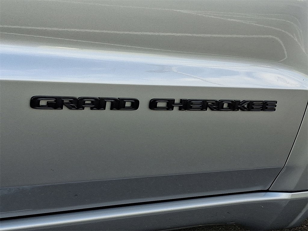 2020 Jeep Grand Cherokee Altitude - Photo 10