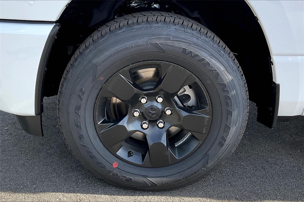2025 Ram 1500 Tradesman - Photo 8