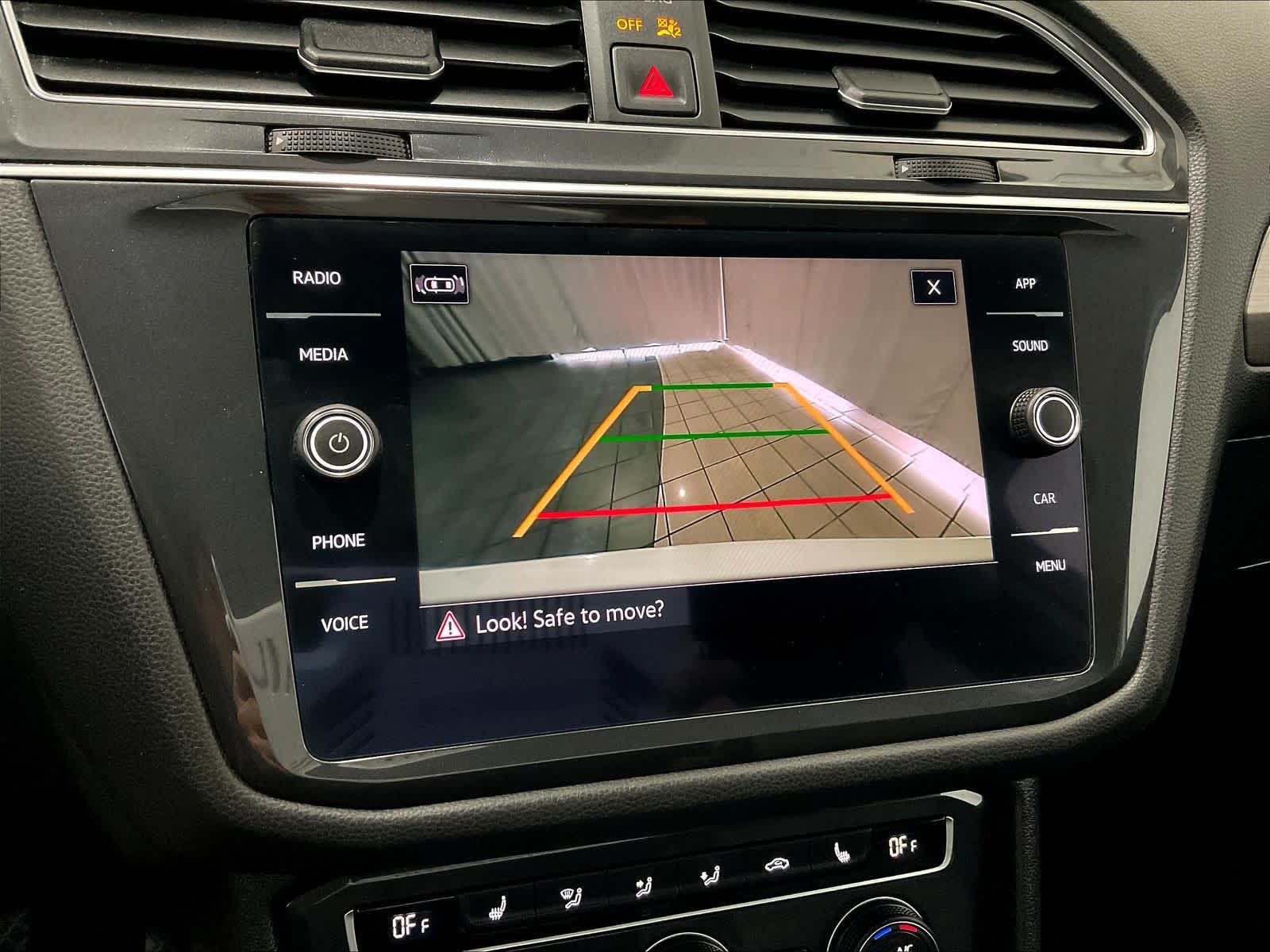 2021 Volkswagen Tiguan SE - Photo 19