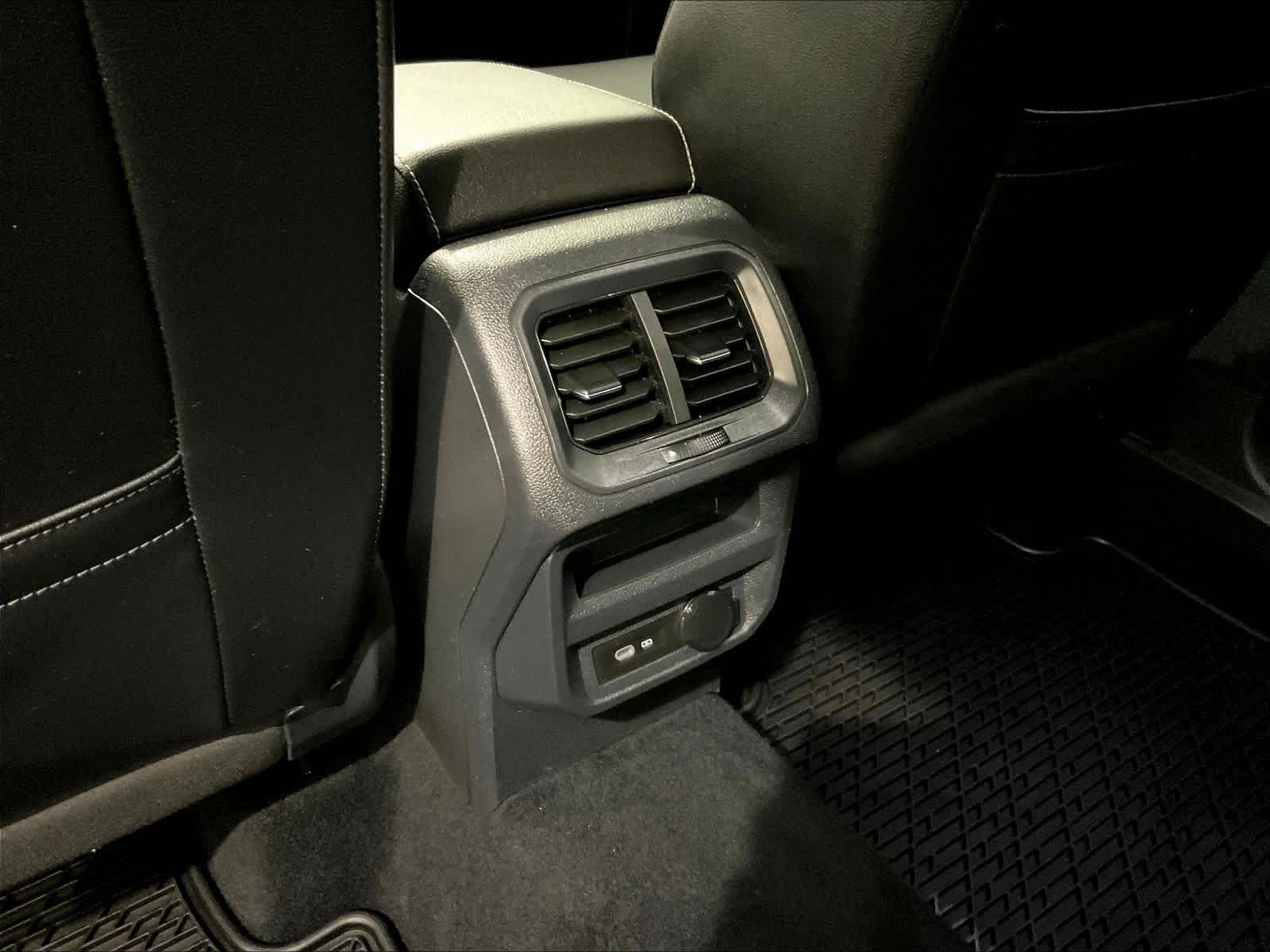 2021 Volkswagen Tiguan SE - Photo 28