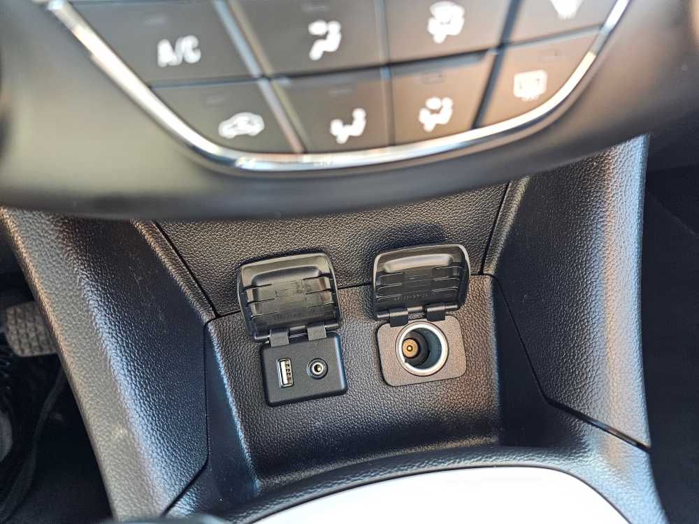 2017 Chevrolet Cruze LS - Photo 14