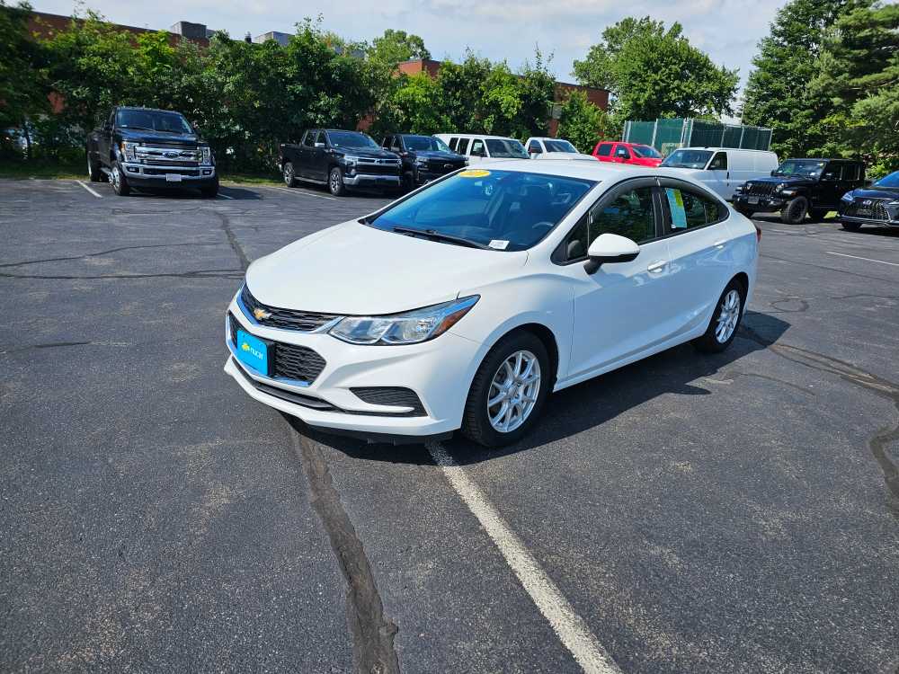 2017 Chevrolet Cruze LS - Photo 8