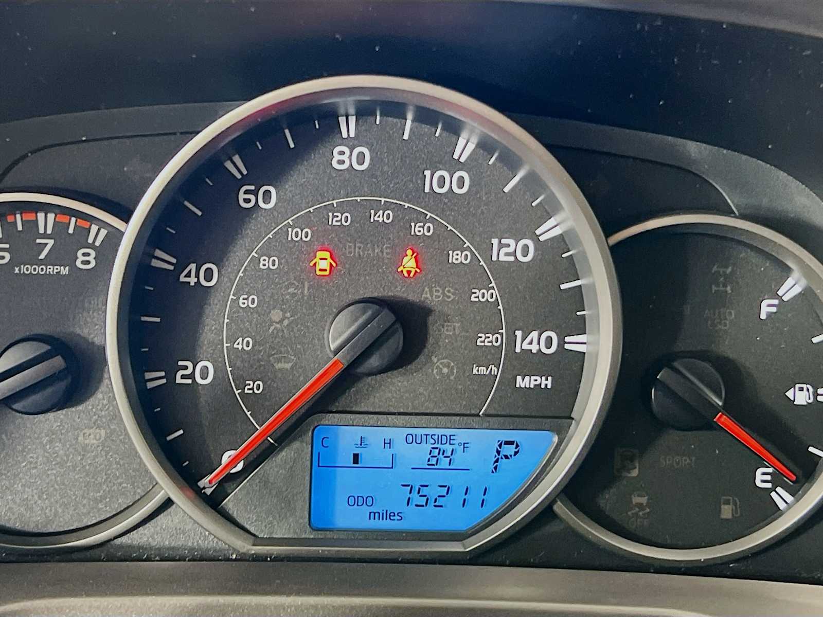 2016 Toyota RAV4 LE - Photo 12