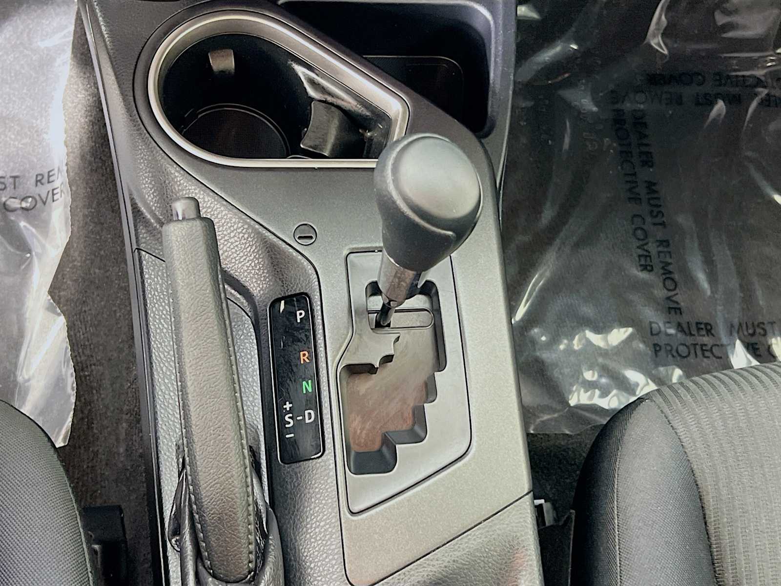 2016 Toyota RAV4 LE - Photo 16
