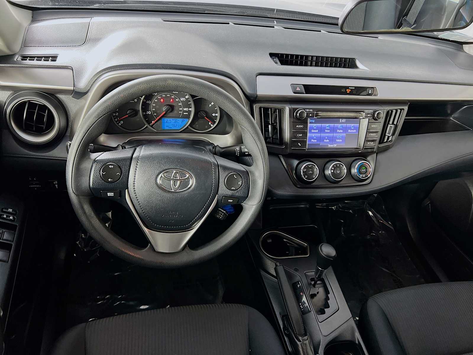 2016 Toyota RAV4 LE - Photo 21
