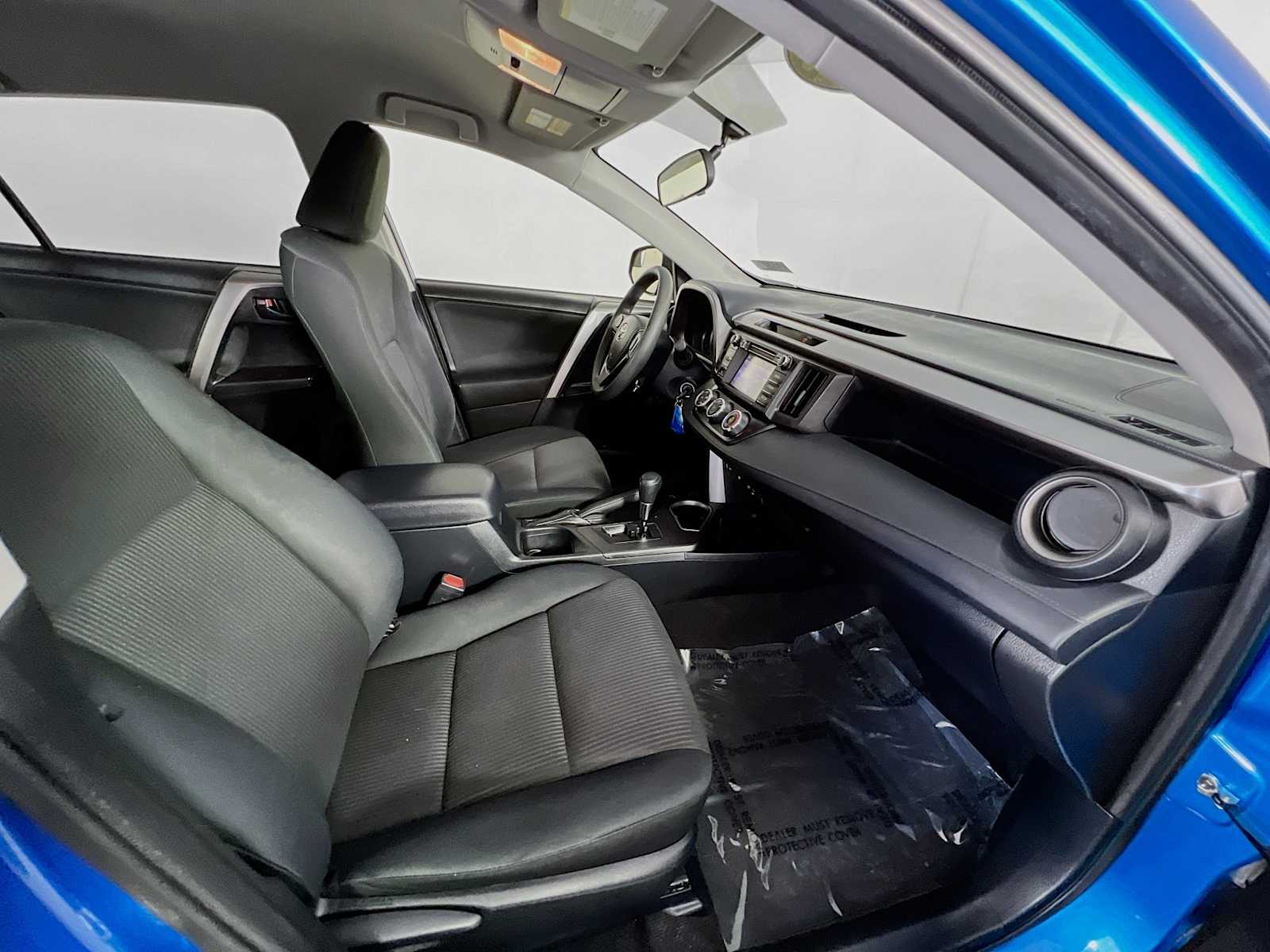 2016 Toyota RAV4 LE - Photo 26