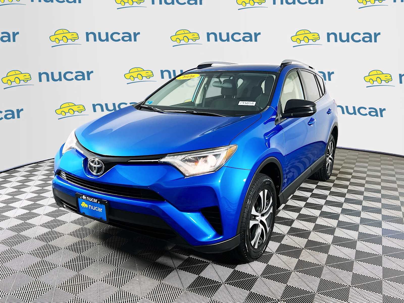 2016 Toyota RAV4 LE - Photo 3
