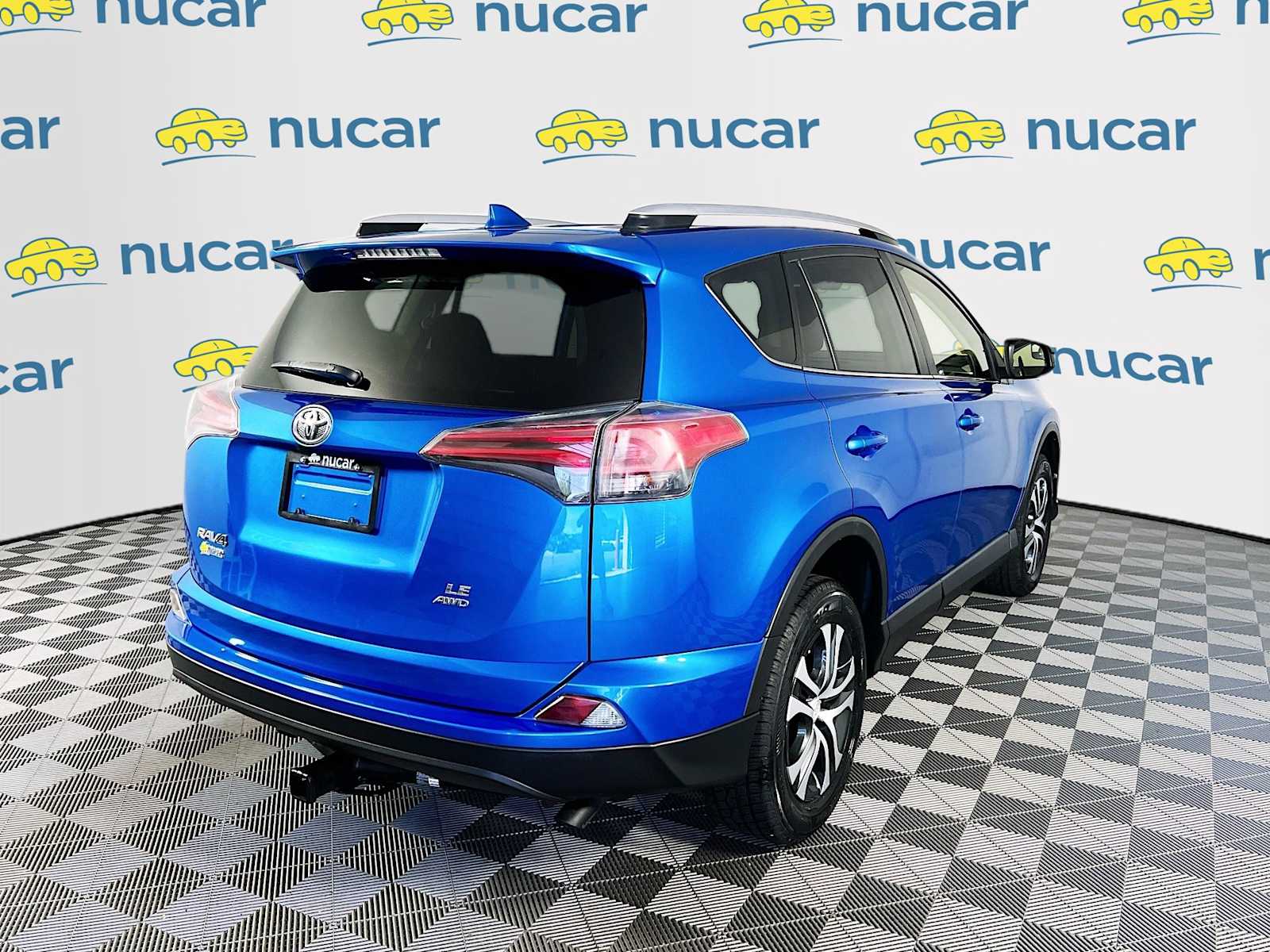 2016 Toyota RAV4 LE - Photo 7