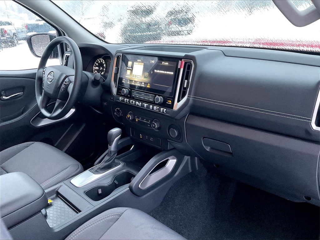 2025 Nissan Frontier SV - Photo 13