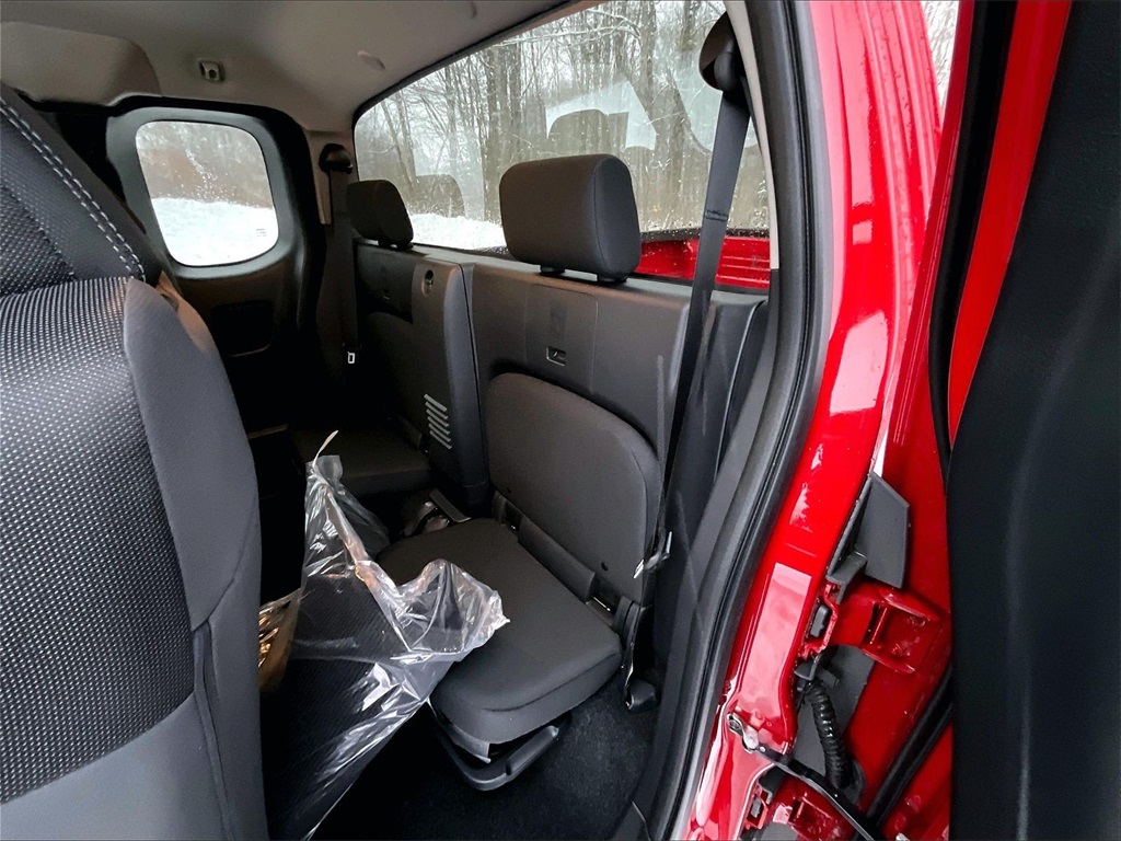 2025 Nissan Frontier SV - Photo 24