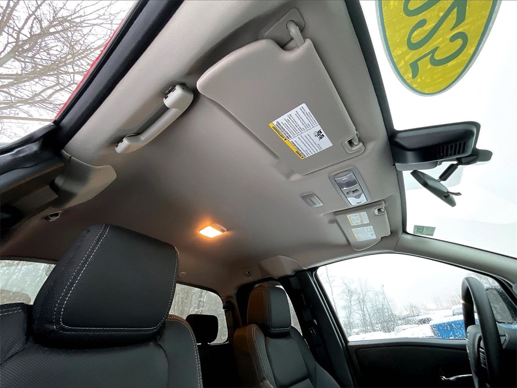 2025 Nissan Frontier SV - Photo 7