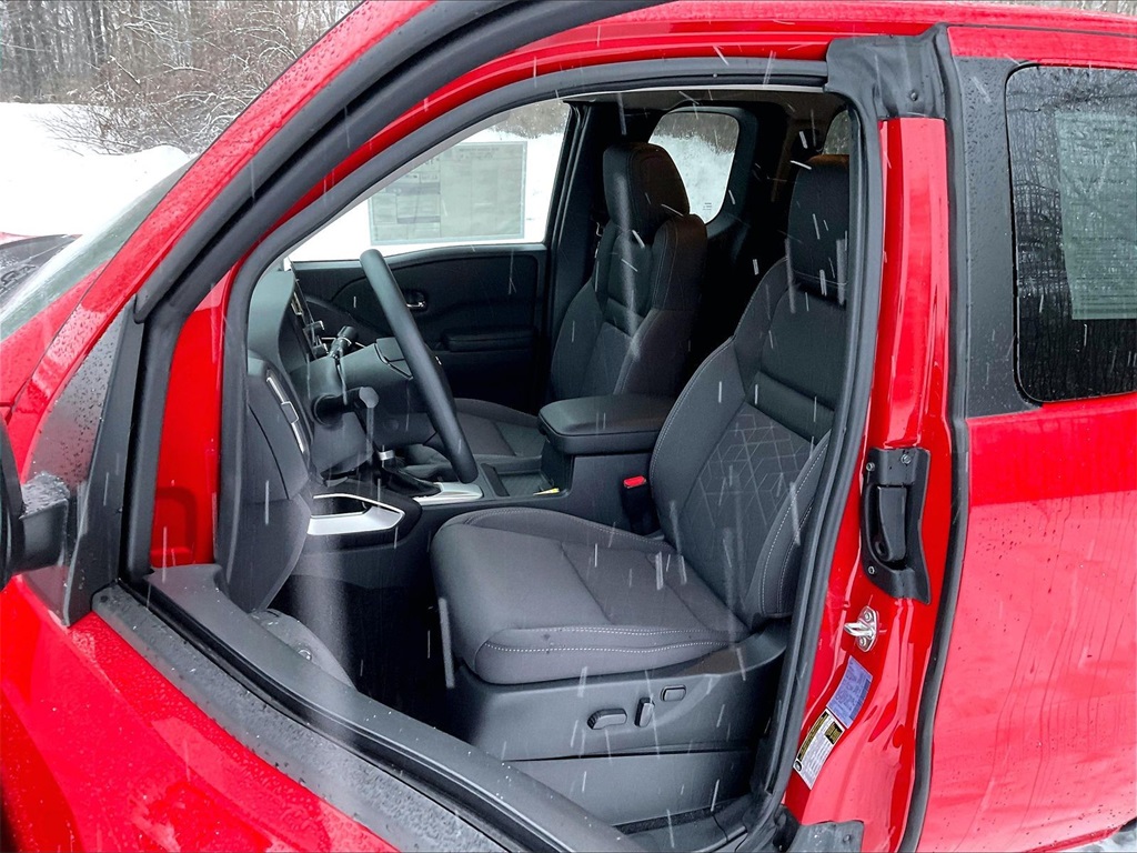 2025 Nissan Frontier SV - Photo 10