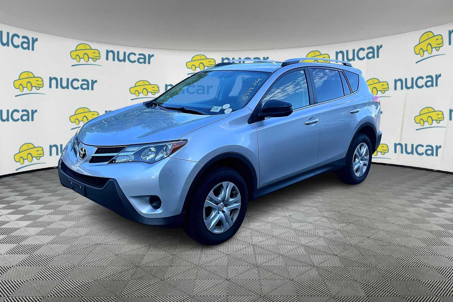 2015 Toyota RAV4 LE - Photo 2