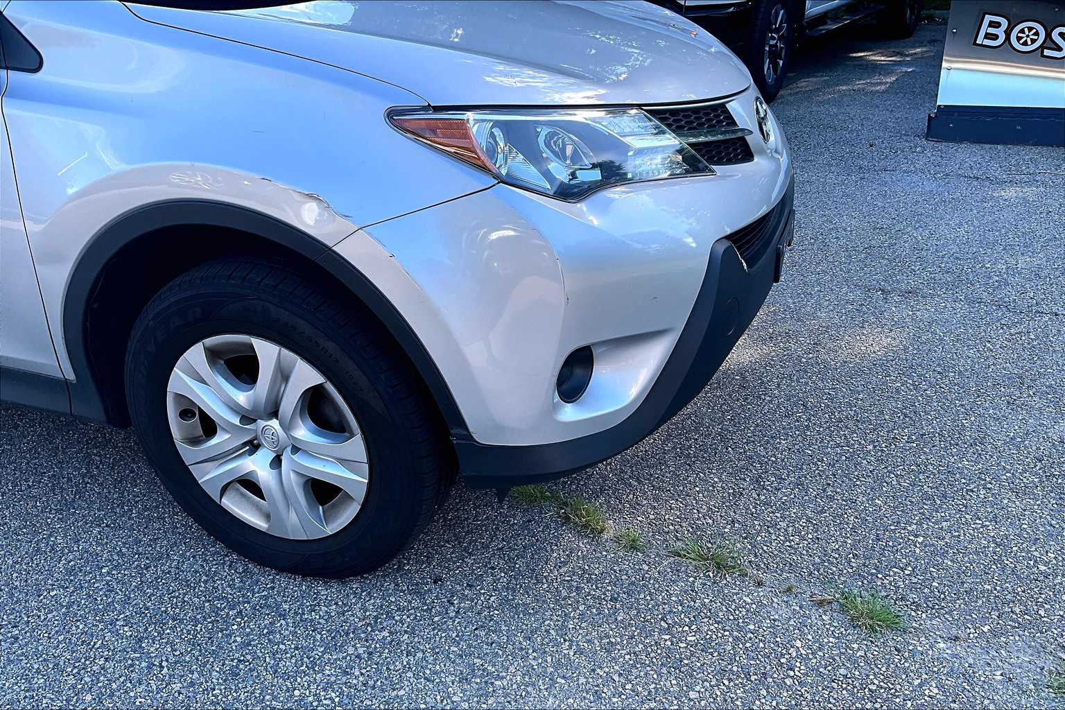 2015 Toyota RAV4 LE - Photo 5
