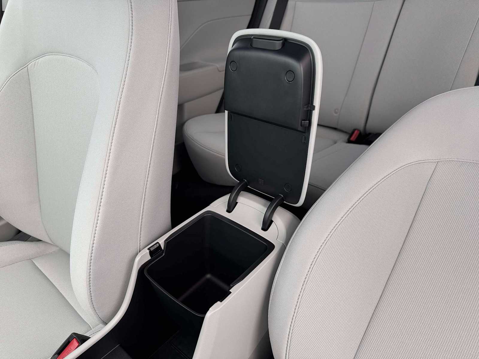 2026 Hyundai Kona SE - Photo 12